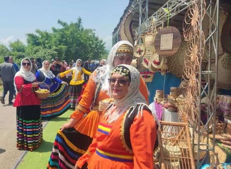 جشنواره ملی‌ کج‌چینی و جشن ثبت جهانی نوغانداری در گیلان برگزار شد