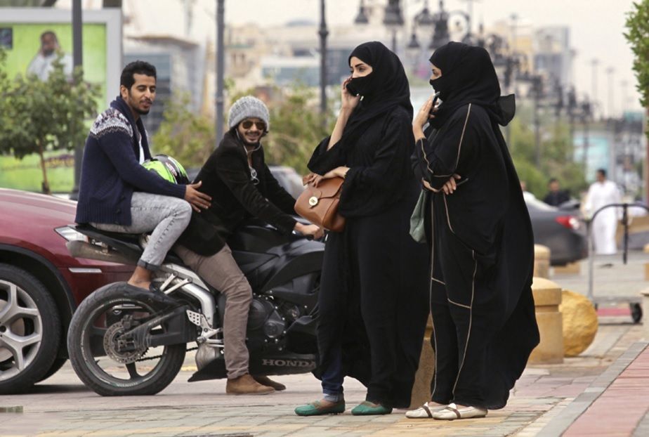 بیکاری در عربستان با افزایش ورود زنان به بازار کار به پایین‌ترین سطح خود رسید