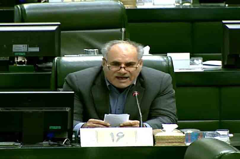 قلاوند: با عاملین استخدام‌های غیرقانونی و تبعیض‌آمیز در شهرداری اندیمشک برخورد شود