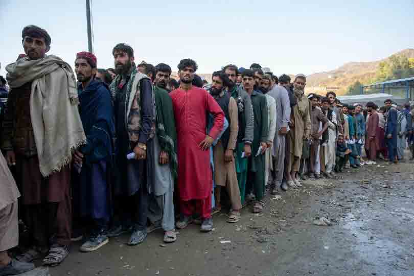 کارفرمایان دست در دست اتباع افغان | کارگران ایرانی شکست تلخی خوردند