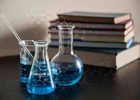 چگونه کارشناس شیمی شویم؟ راهنمای قدم به قدم برای ورود به این حرفه