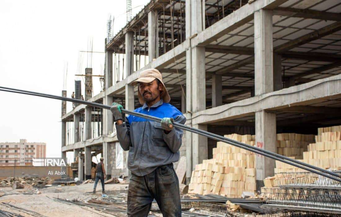 ادامه‌ی محرومیت «کارگران ساختمانی»/ نه بیمه و نه دستمزد کافی!