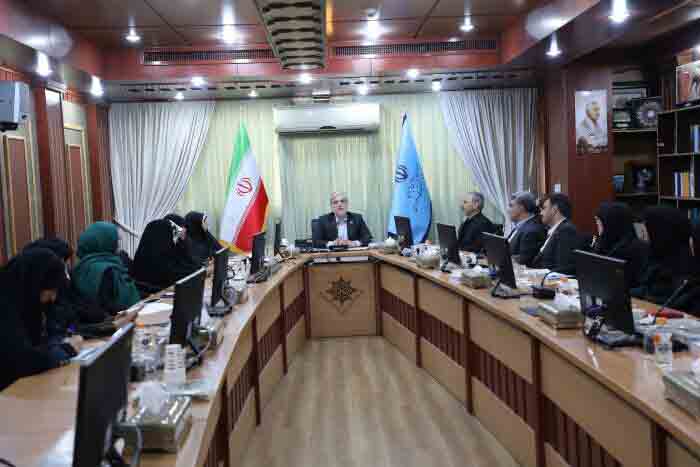 همه شهروندان، فارغ از دین و مذهب باید فرصت‌های برابر استخدامی داشته باشند