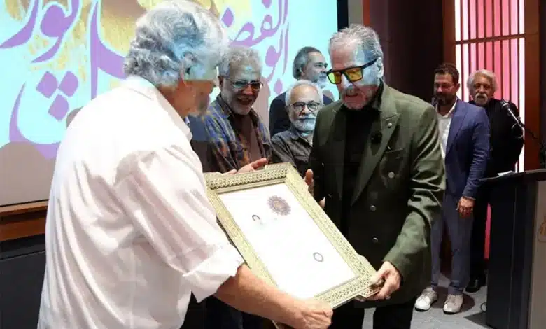 اهدای گواهینامه درجه یک هنری به ابوالفضل پورعرب