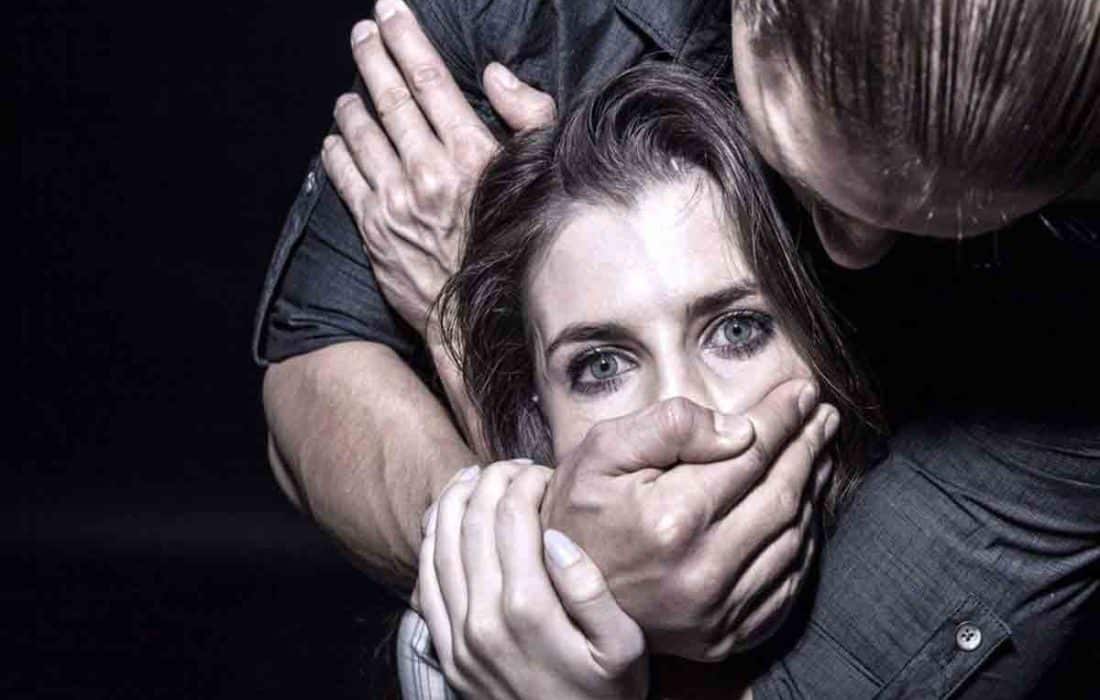 برای استخدام رفتم اما مدیرعامل به من تجاوز کرد