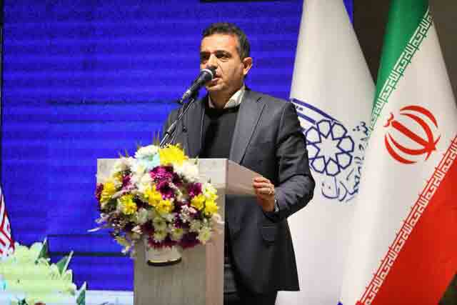 نماینده مجلس: دولت نیروهای شرکتی را تعیین تکلیف کند